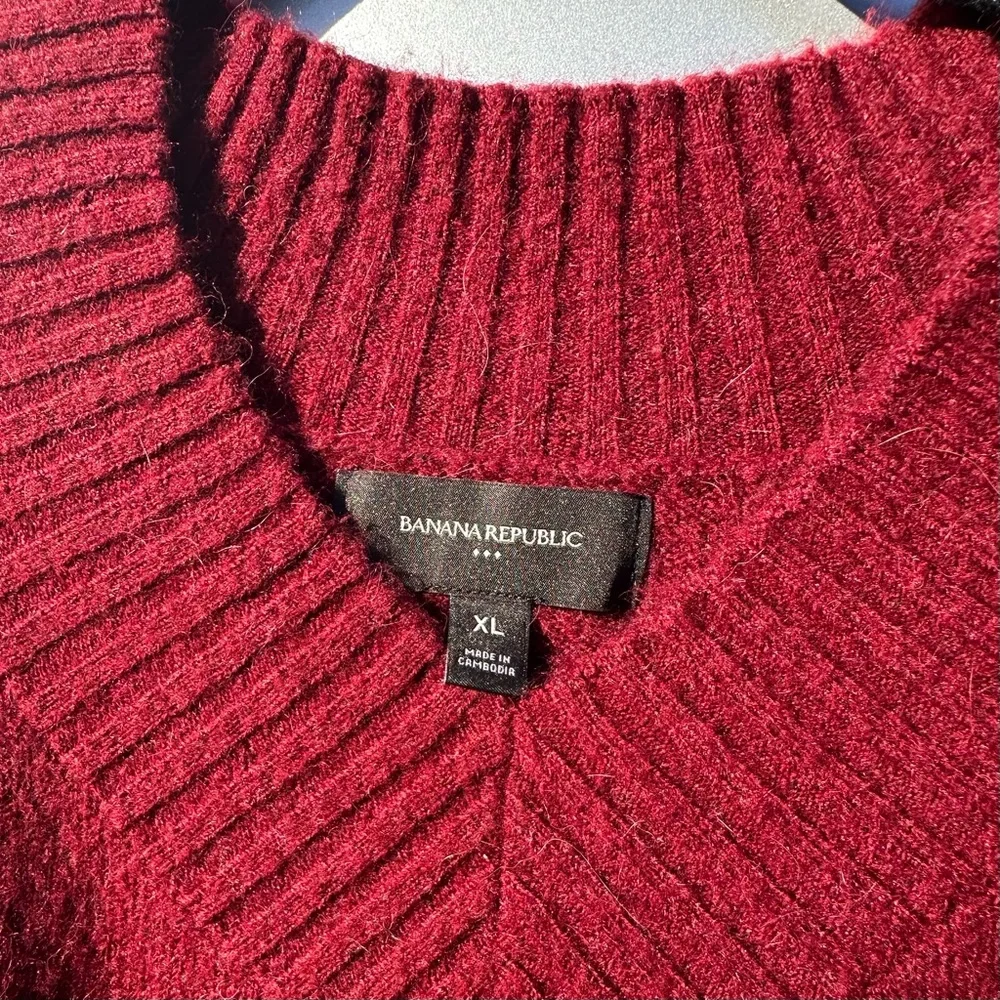 Banana Republic lightweight pullover